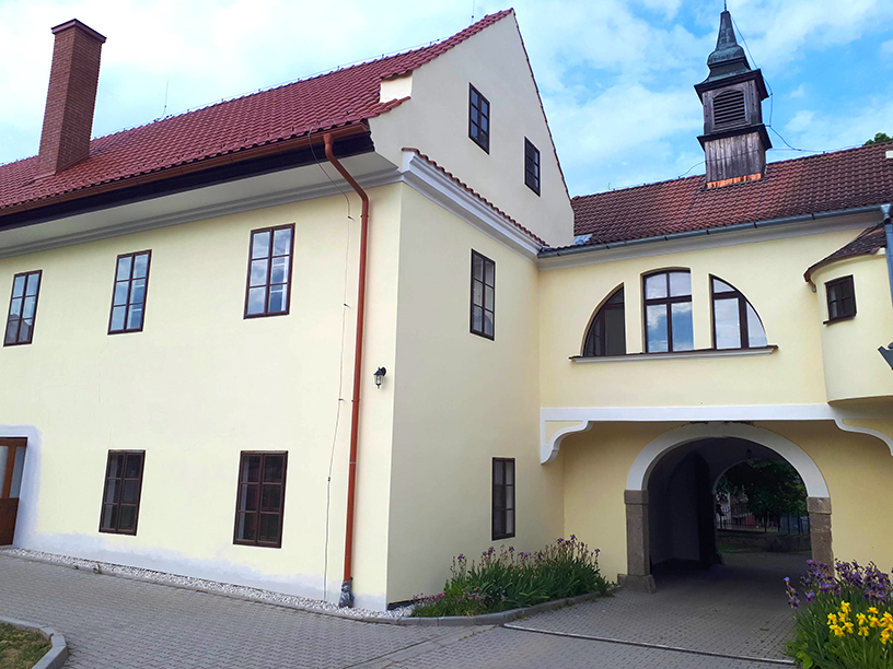 Penzion Zámek Drahonice - brána