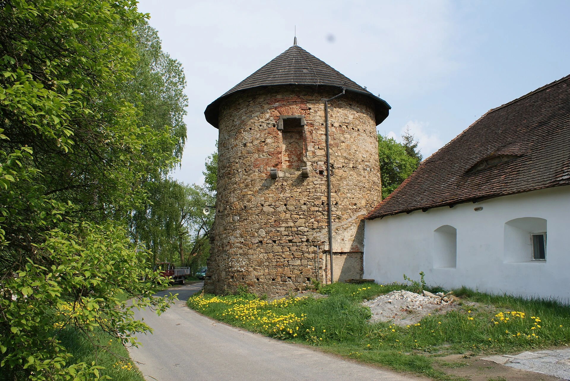 Věž původní tvrze Drahonice 1929